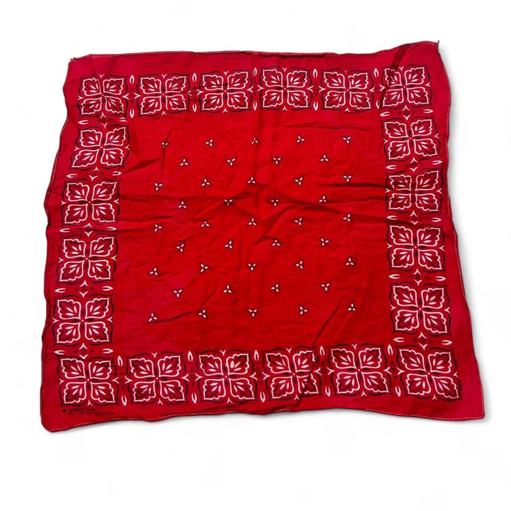Washfast Color Vintage made in USA 100% Cotton Red Floral Bandana RN 14193